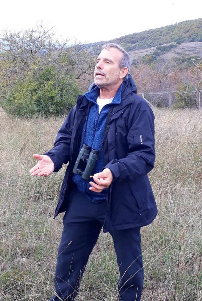Raptor conservationist Ohad Hatzofe sharing his experience